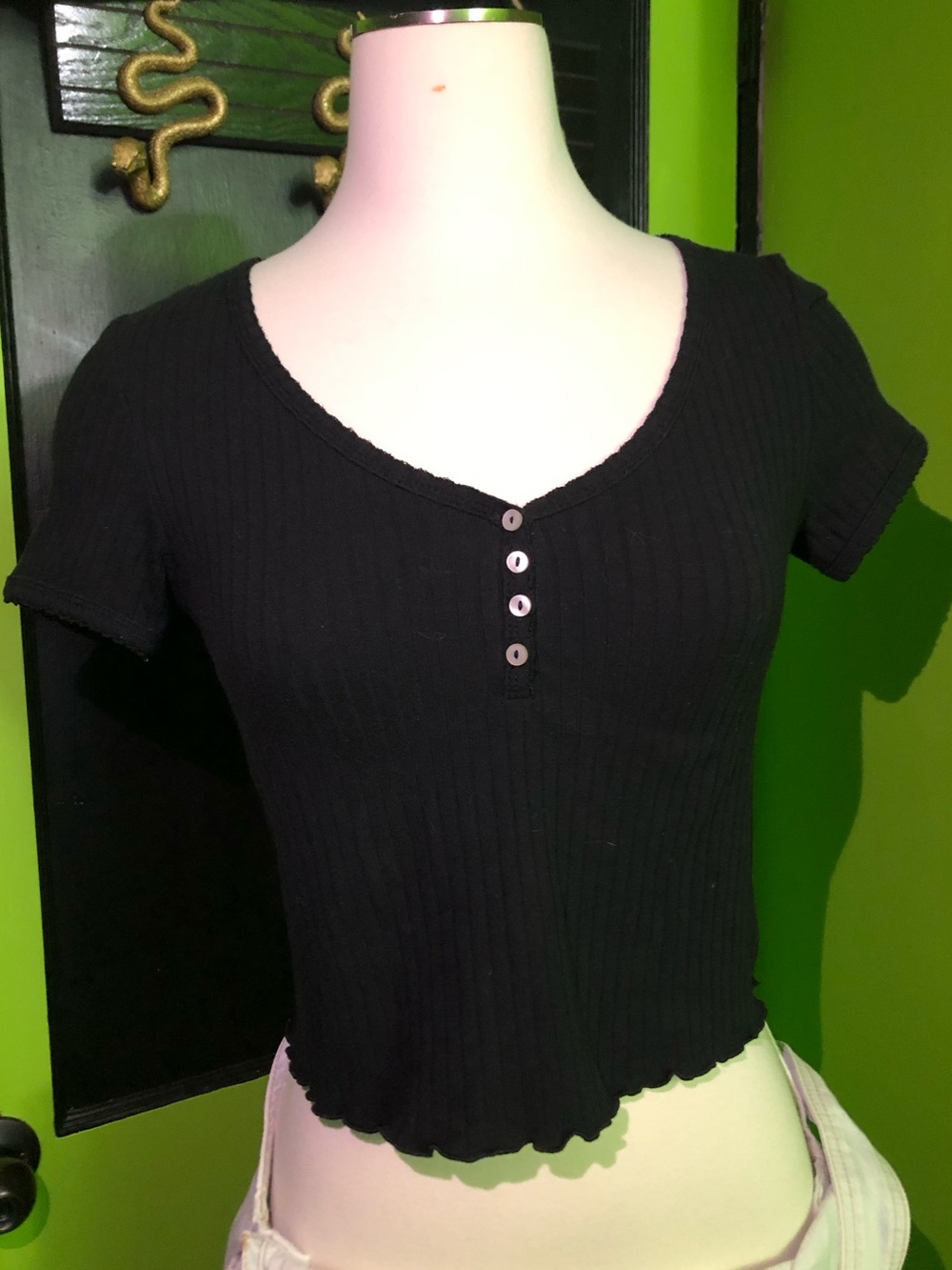 Black Ribbed Short Sleeve Crop Top